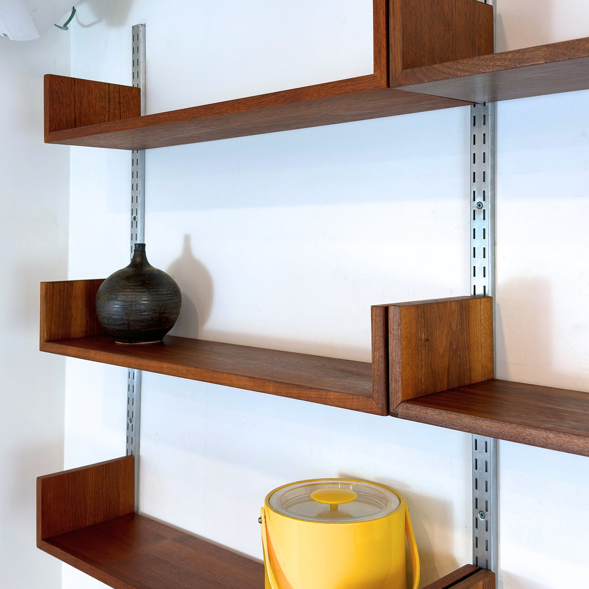 Reff Wall Mounted Shelving