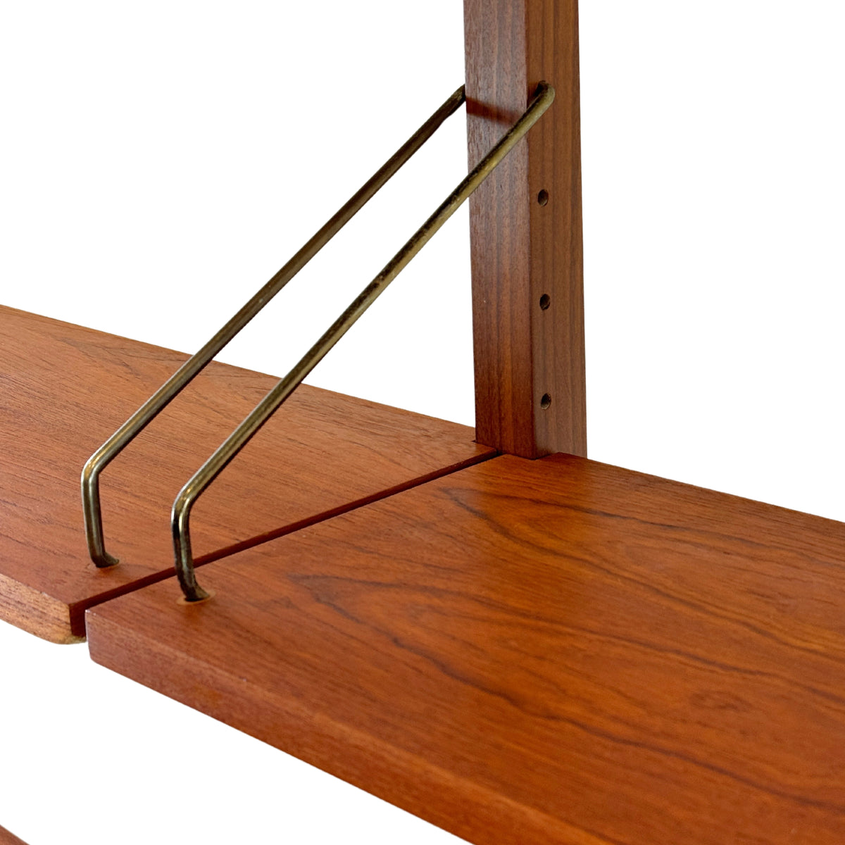Freestanding Cado Modular Shelving System