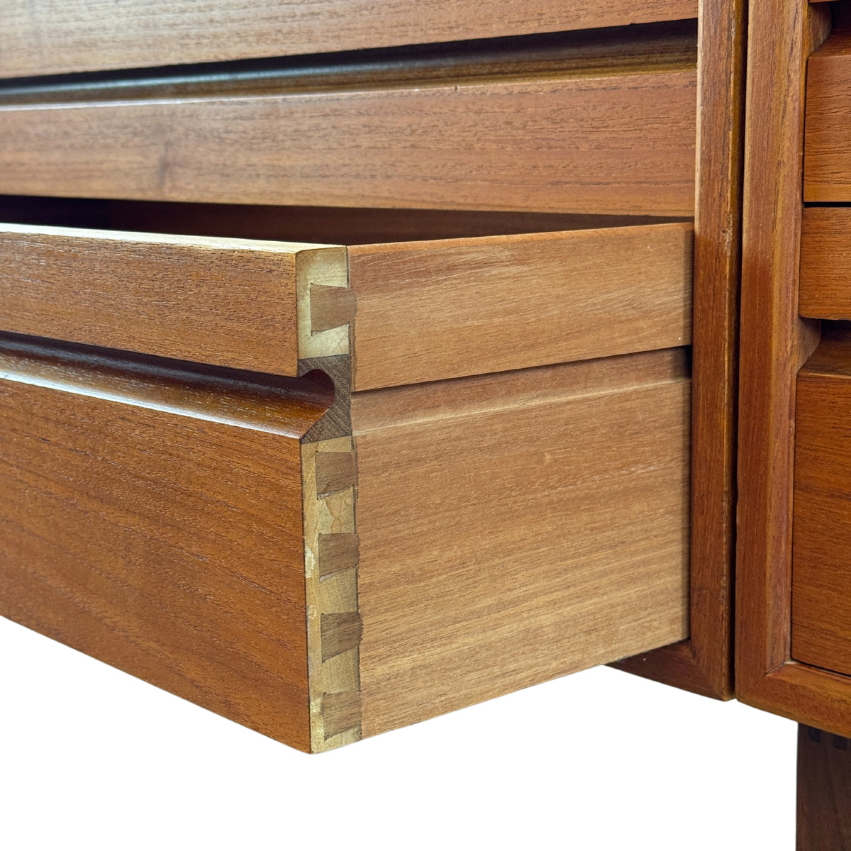 Freestanding Cado Modular Shelving System