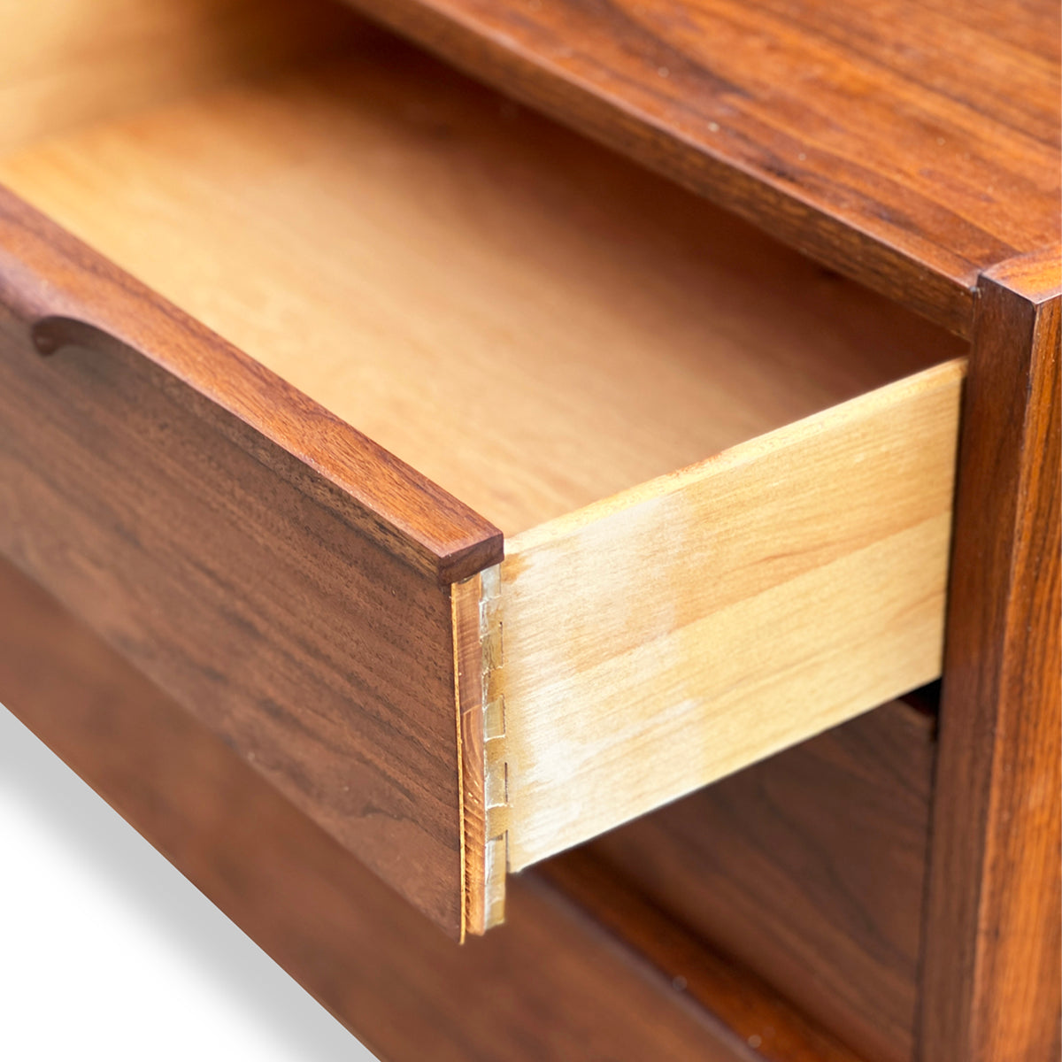 Haddon Hall Dresser