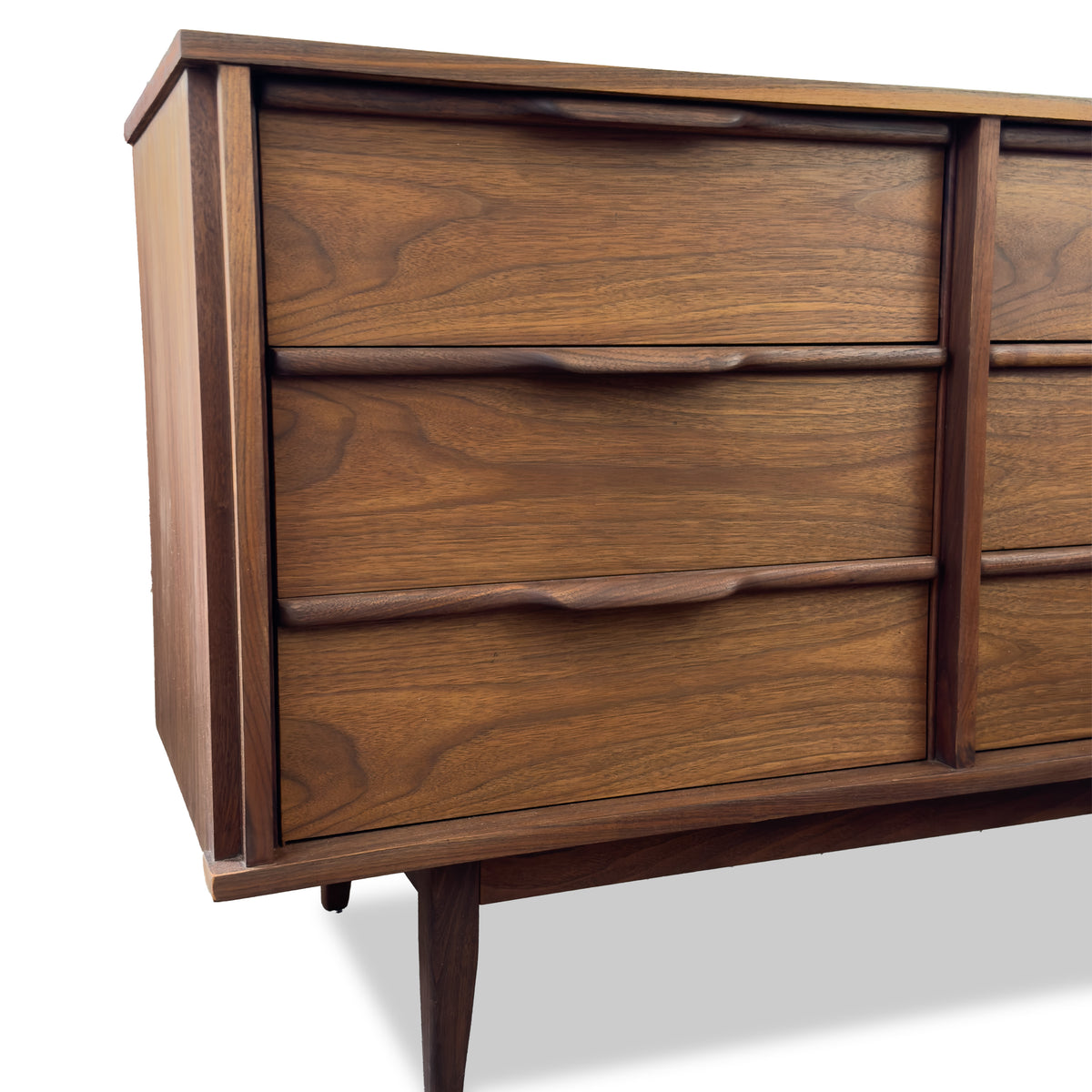 Princeville Nine Drawer Dresser