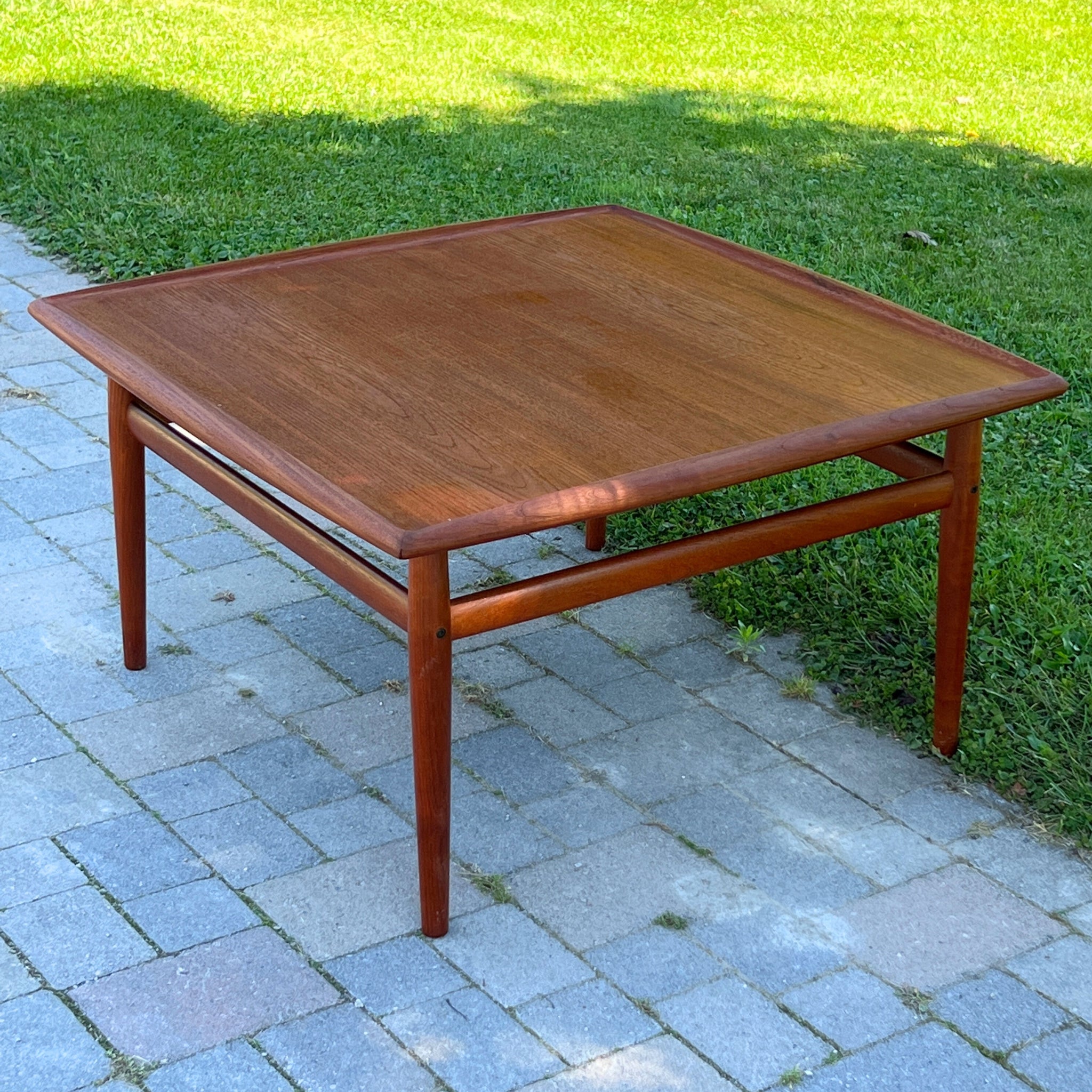 Grete jalk coffee table sales