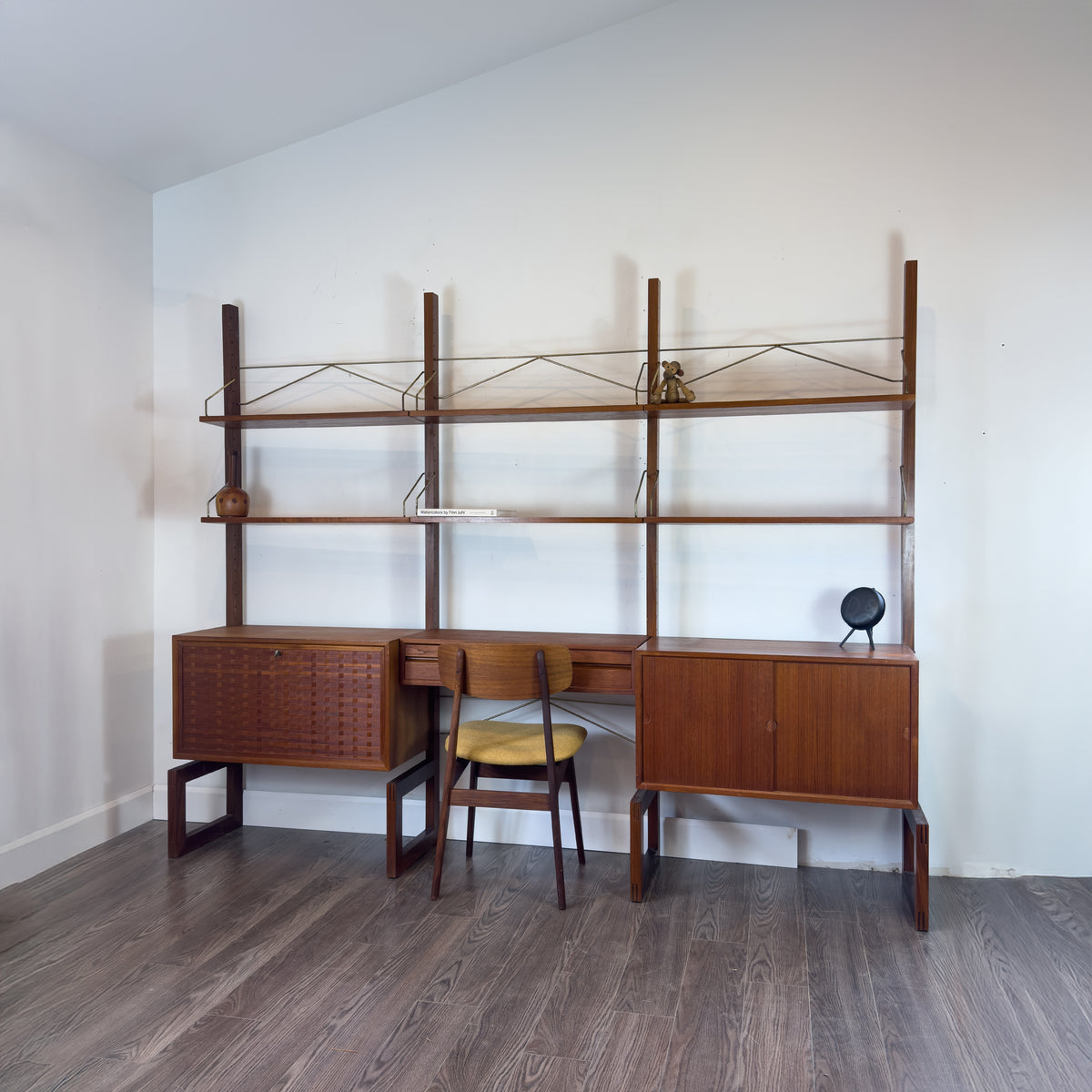 Cado Freestanding Modular Shelving