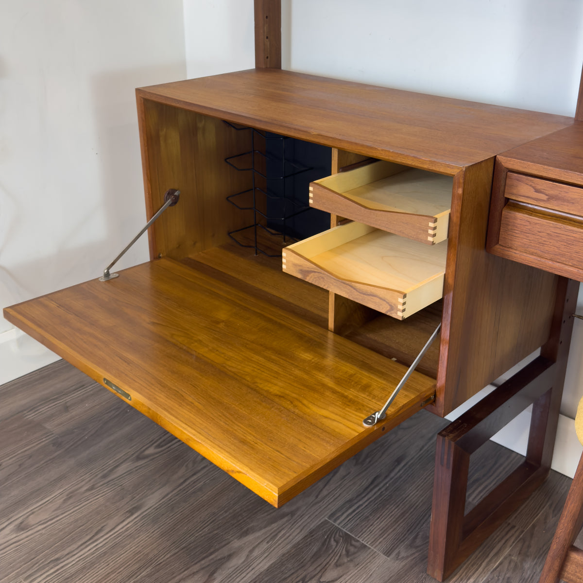 Cado Freestanding Modular Shelving