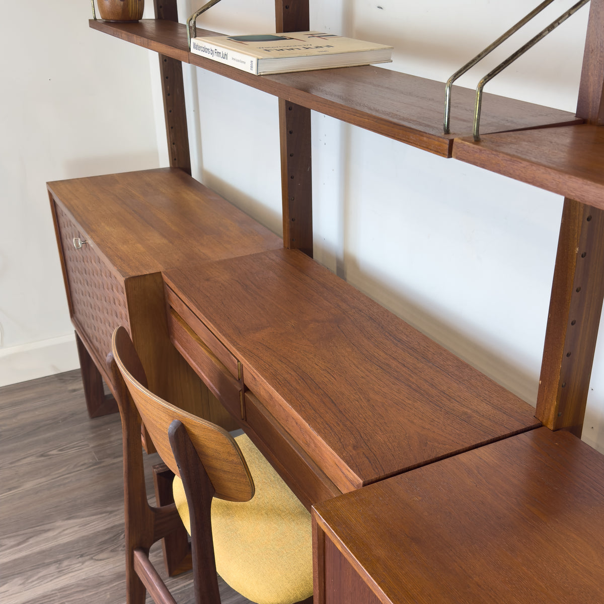 Cado Freestanding Modular Shelving