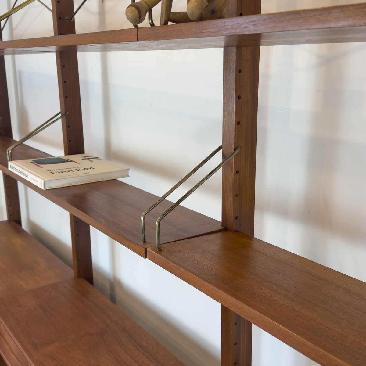 Cado Freestanding Modular Shelving
