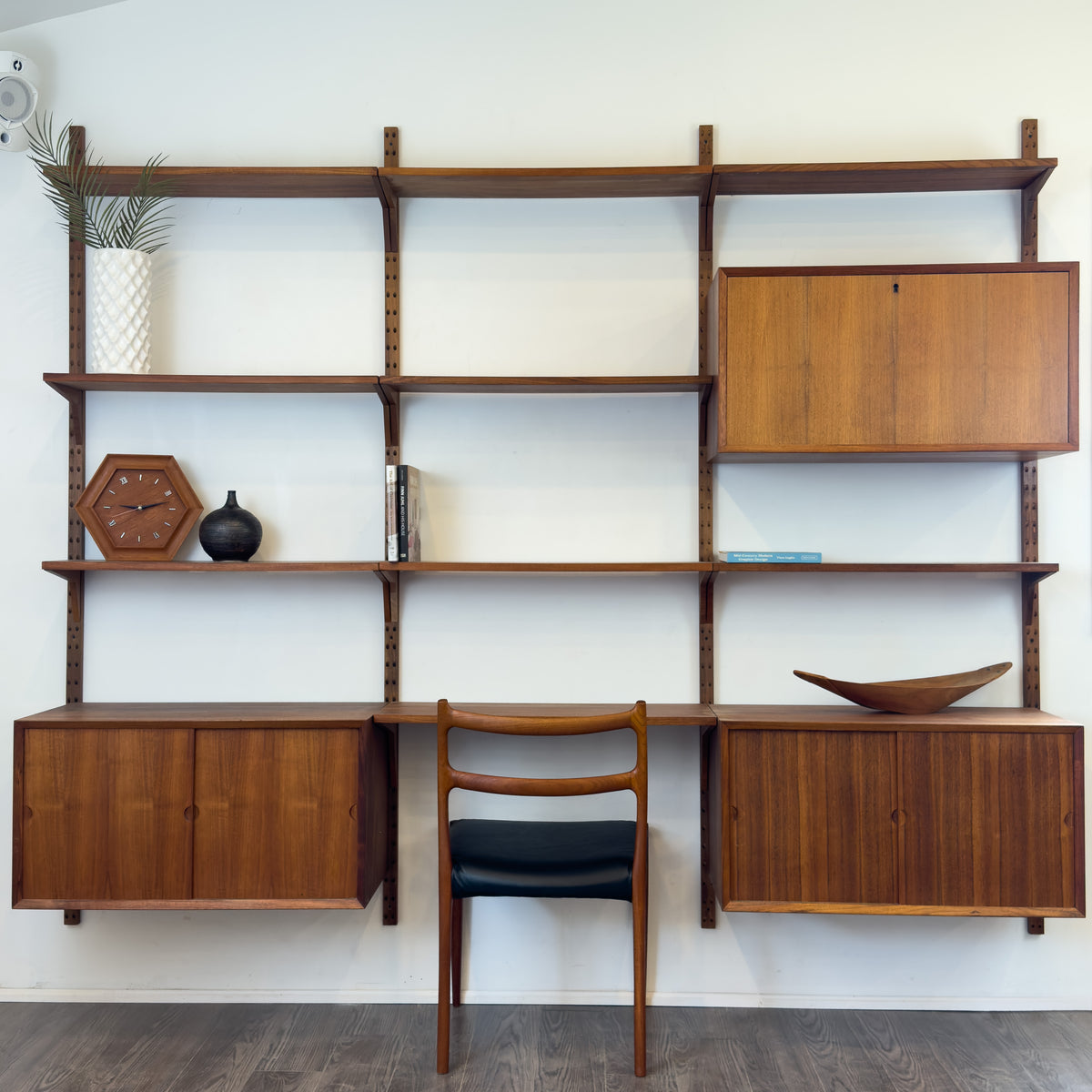 Walnut Cado Shelving Unit
