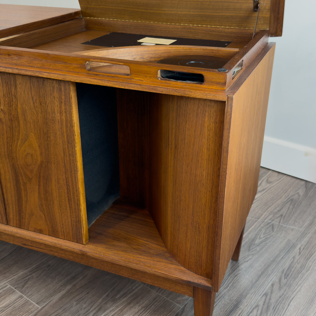 Clairtone S1001 Stereo Cabinet
