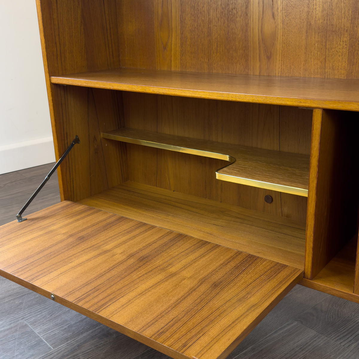 Clausen Bookase with Bar and Vinyl Storage