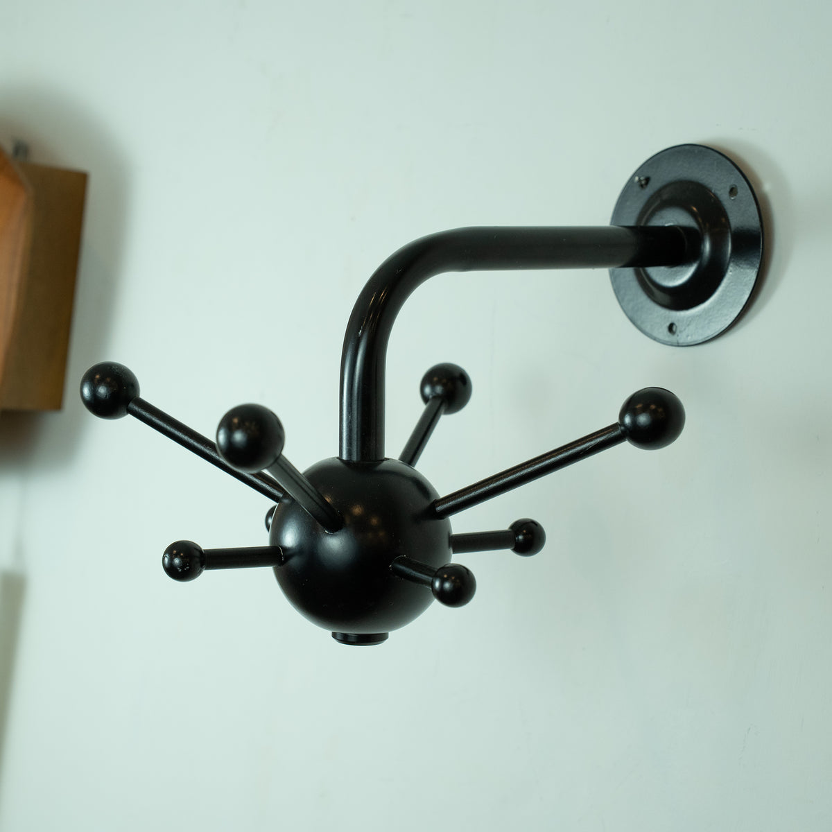 Black Sputnik Mina Osvaldo Wall Rack