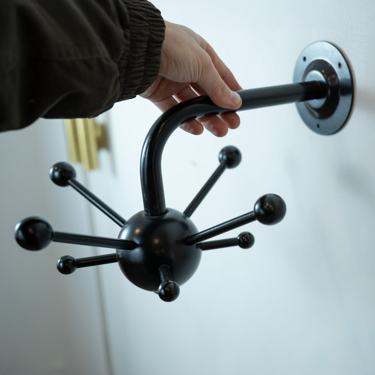 Black Sputnik Mina Osvaldo Wall Rack