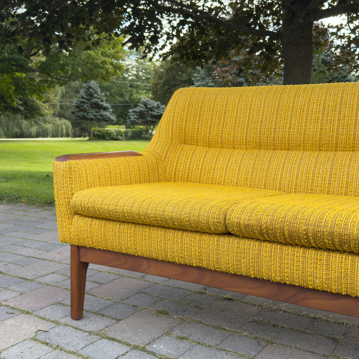 Vintage Interna Sofa