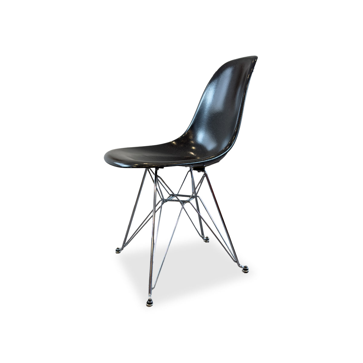 Modernica Case Study Fiberglass Eiffel Chair