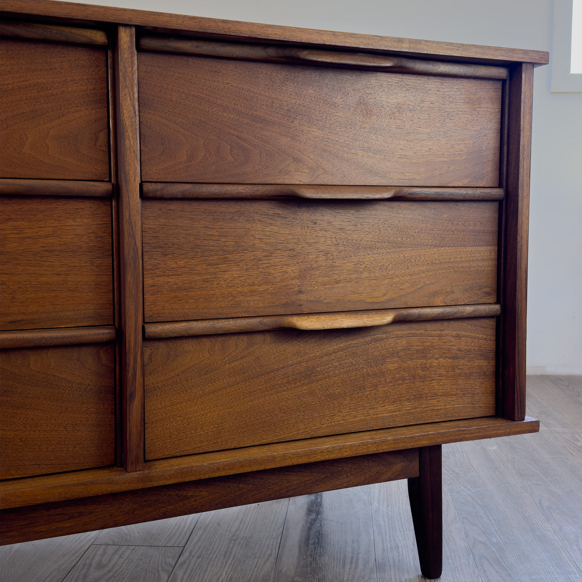 Princeville Nine Drawer Dresser