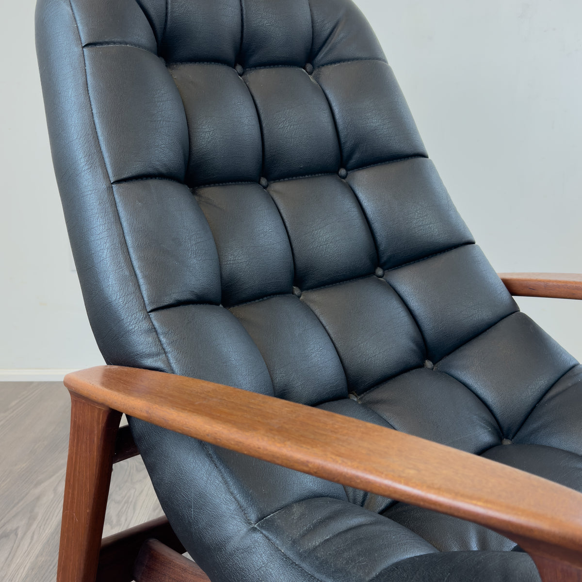 R. Huber Scoop Chair