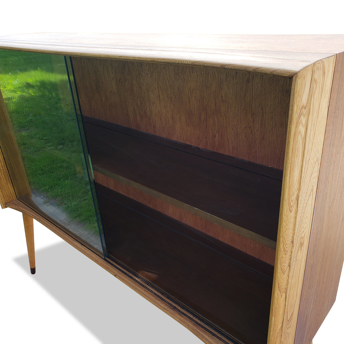 Mid Century Display Case by Deilcraft