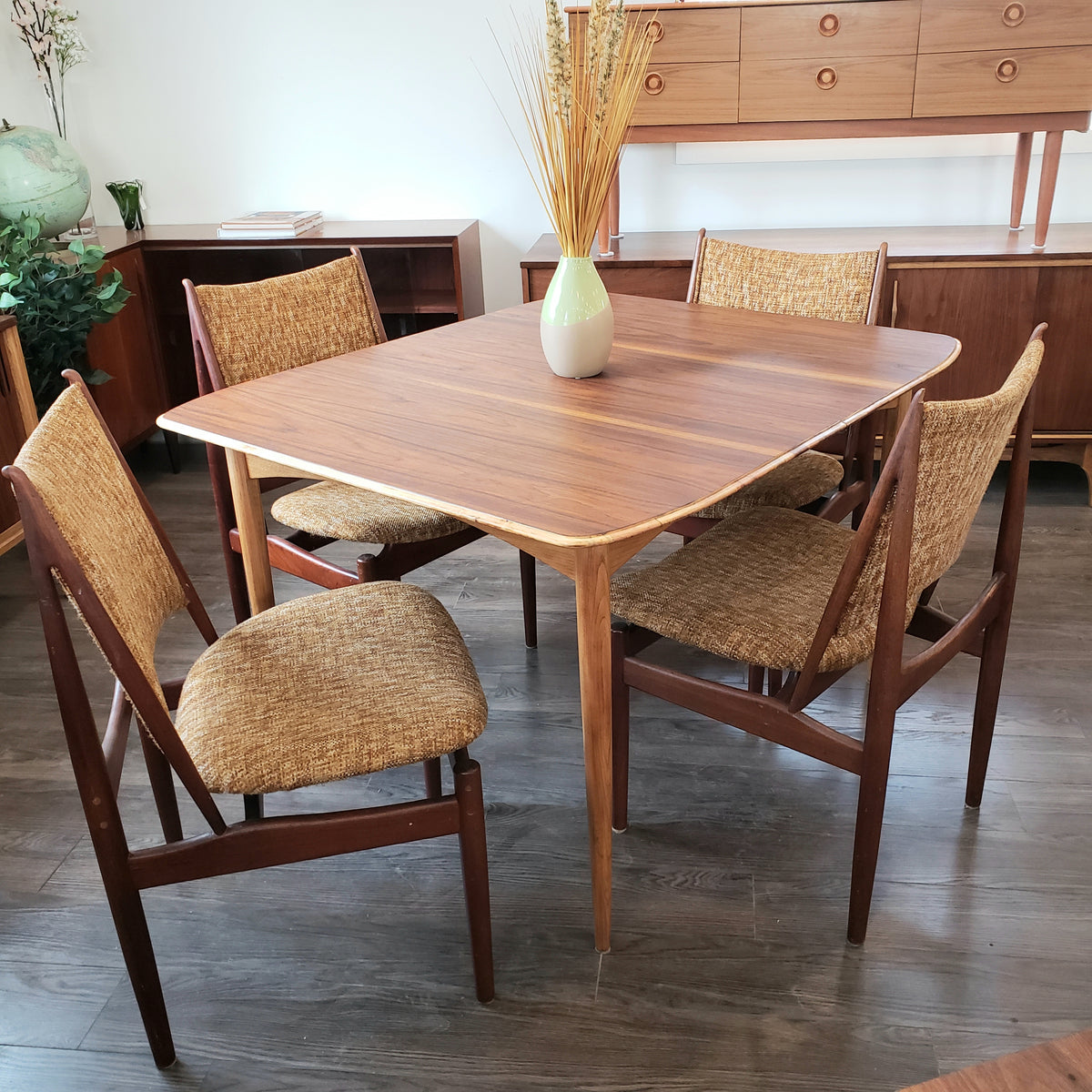 Vintage Four Seater Dining Table by Deilcraft