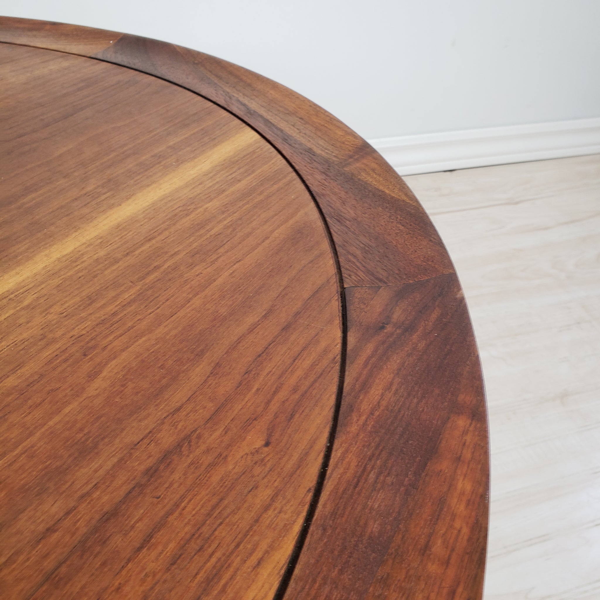 Vintage Walnut Coffee Table by Deilcraft Furniture D5 Furniture