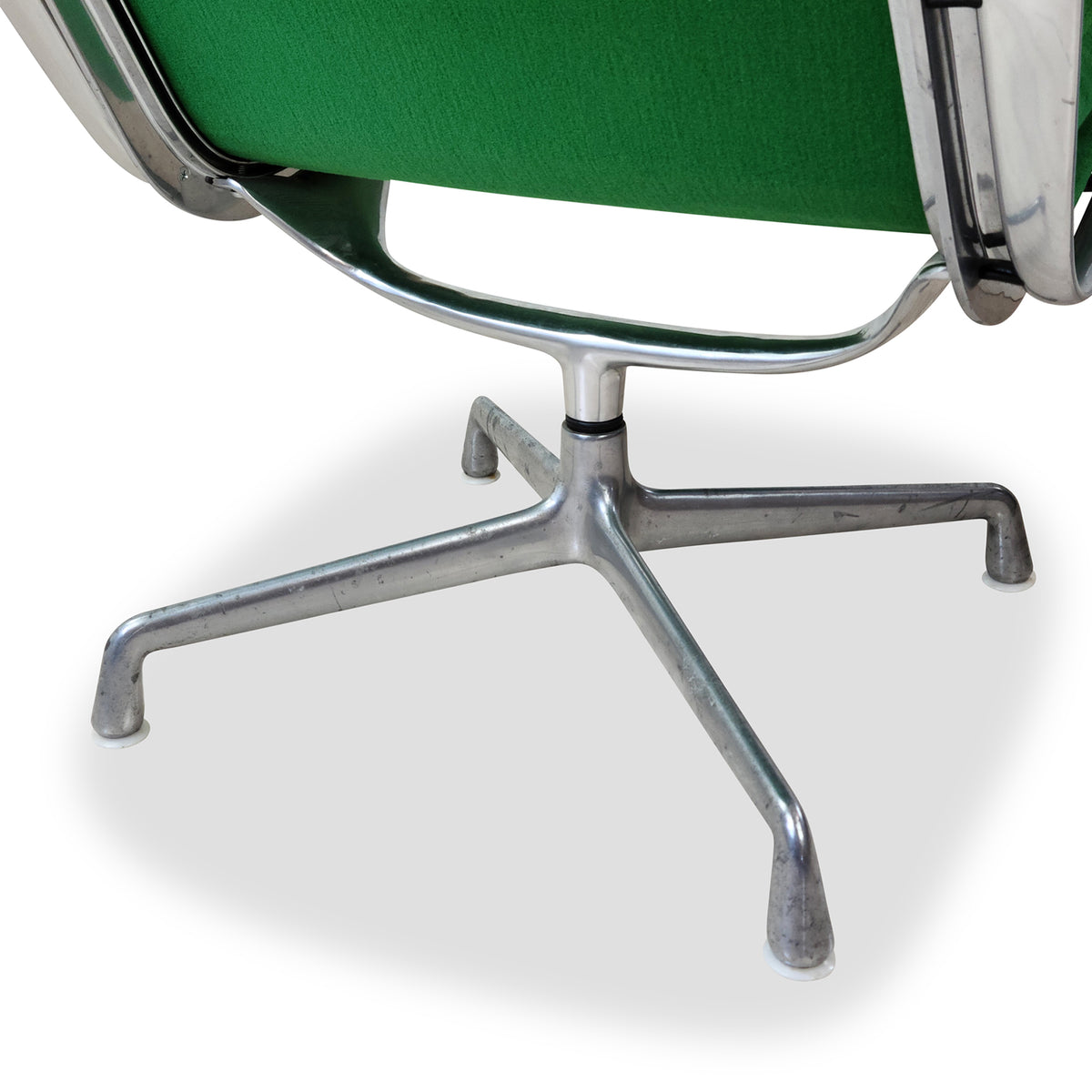 Eames Softpad EA216 Lounge Chair