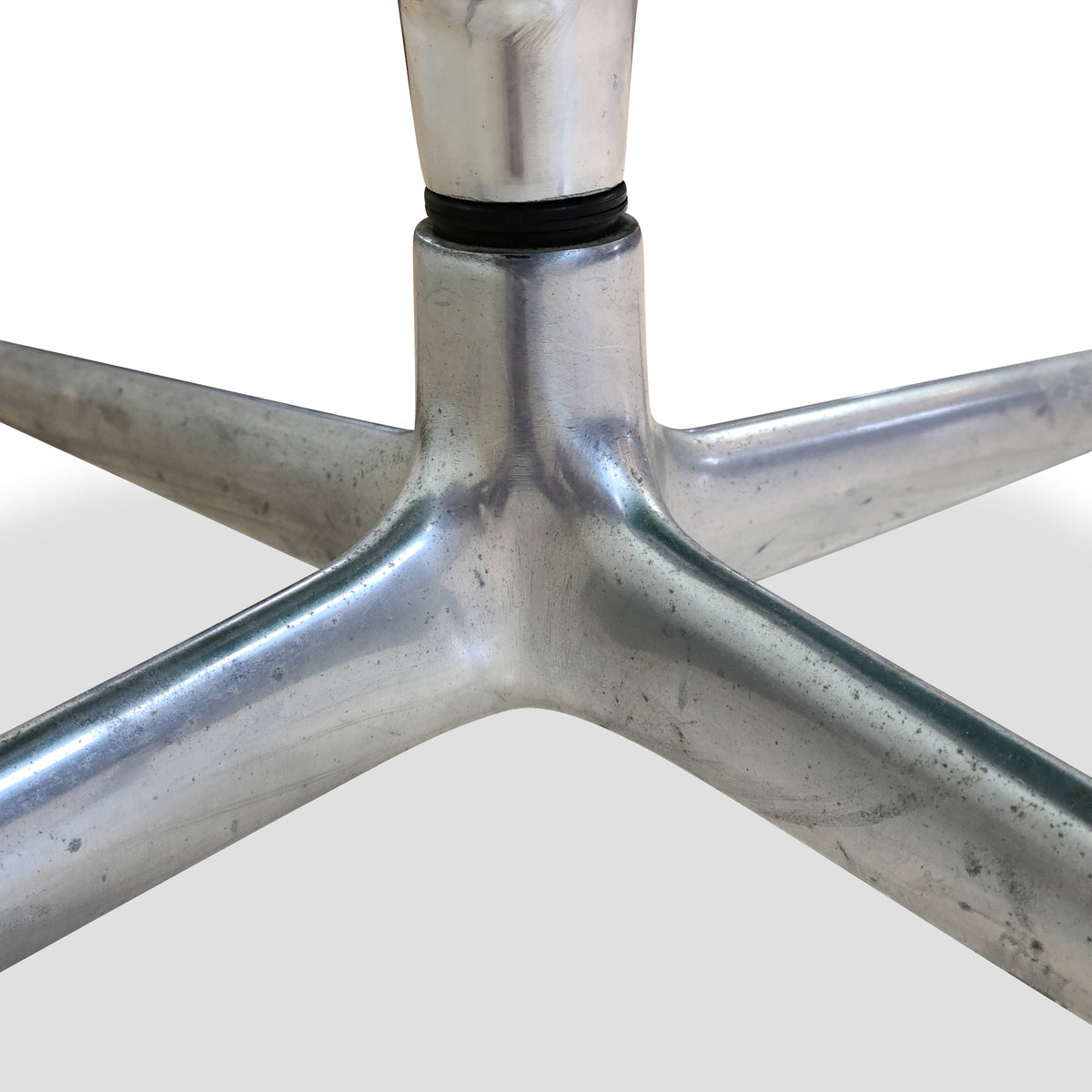 Eames Softpad EA216 Lounge Chair