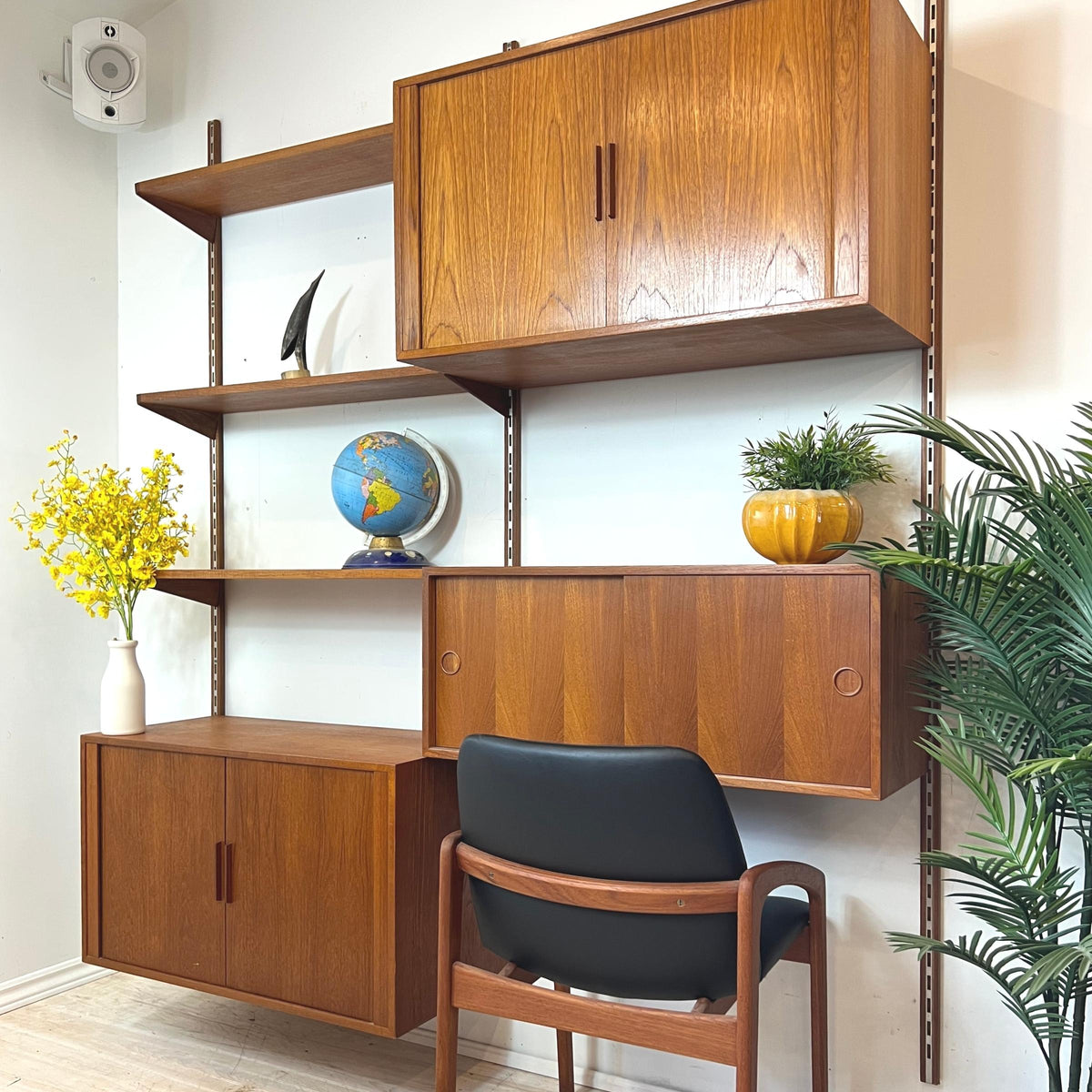 Modular Shelving by Kai Kristiansen