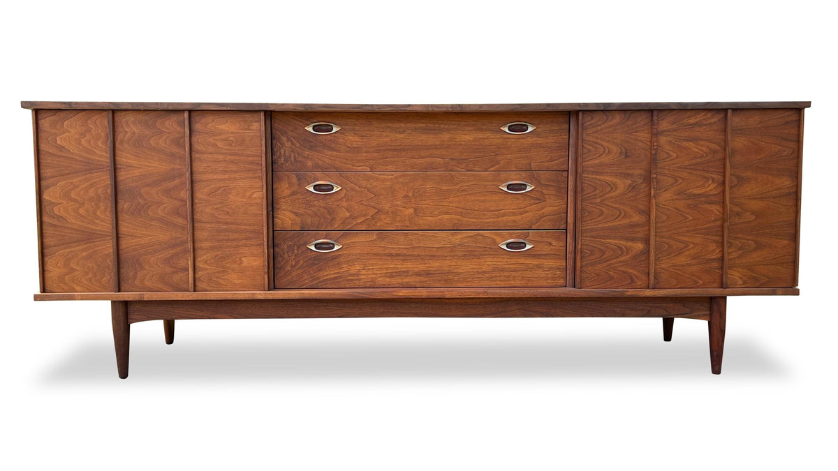 Princeville Nine Drawer Dresser