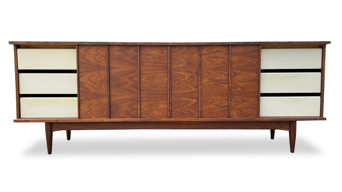 Princeville Nine Drawer Dresser