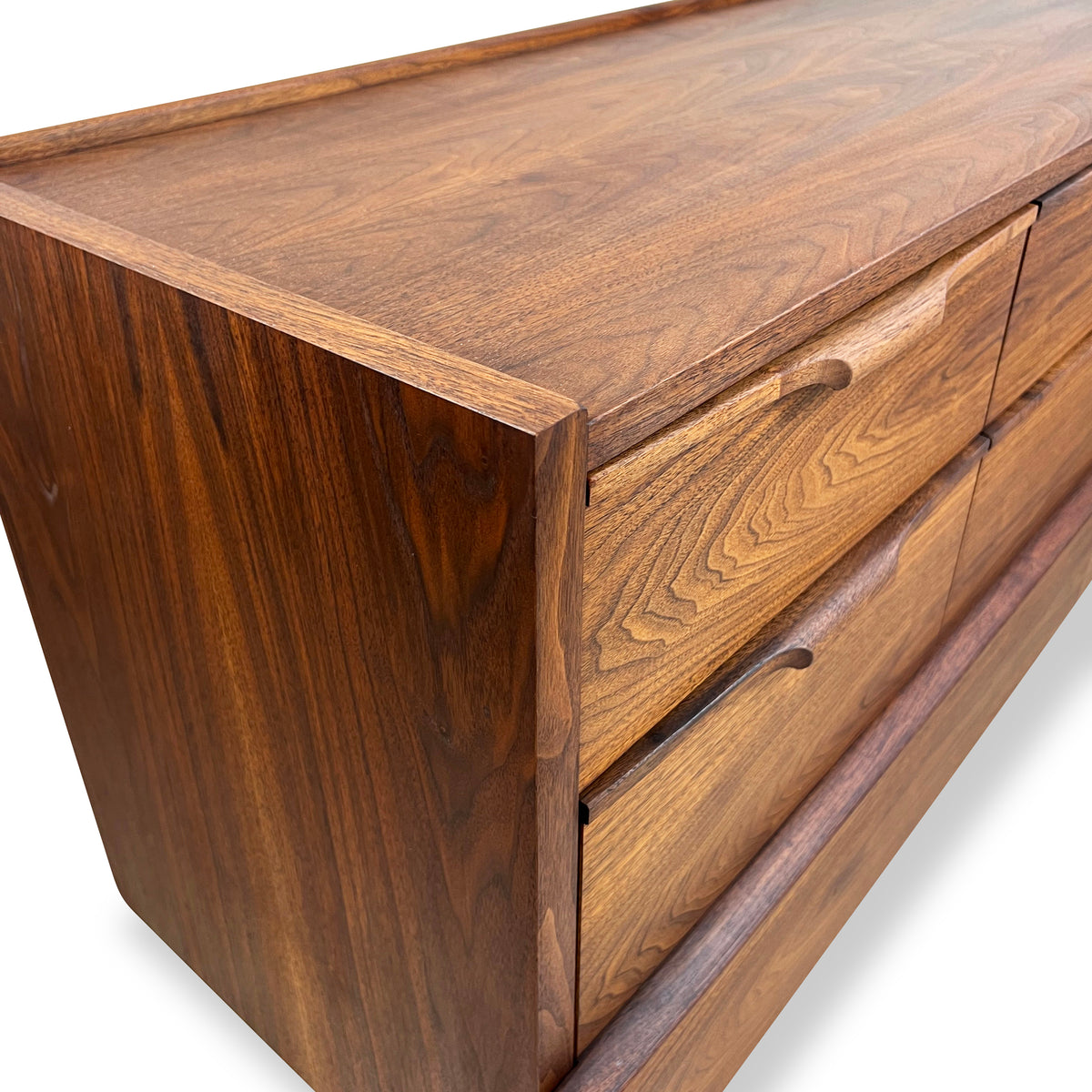 Haddon Hall Dresser