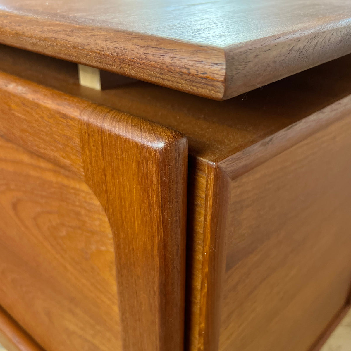 Teak Writing Desk | G.V. Mobler