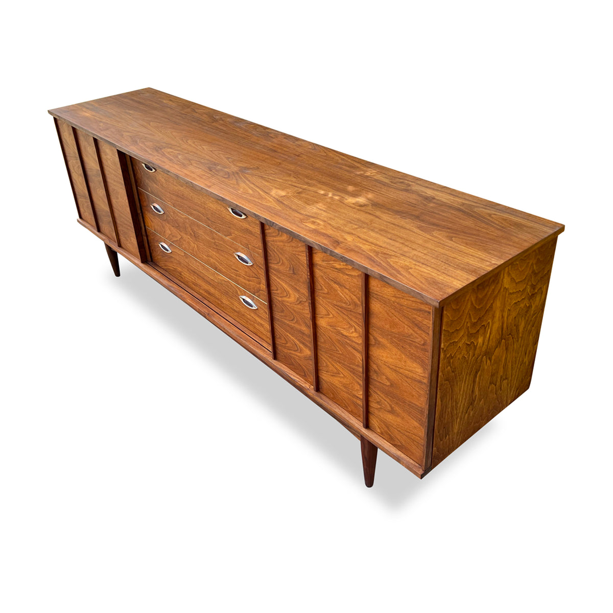 Princeville Nine Drawer Dresser