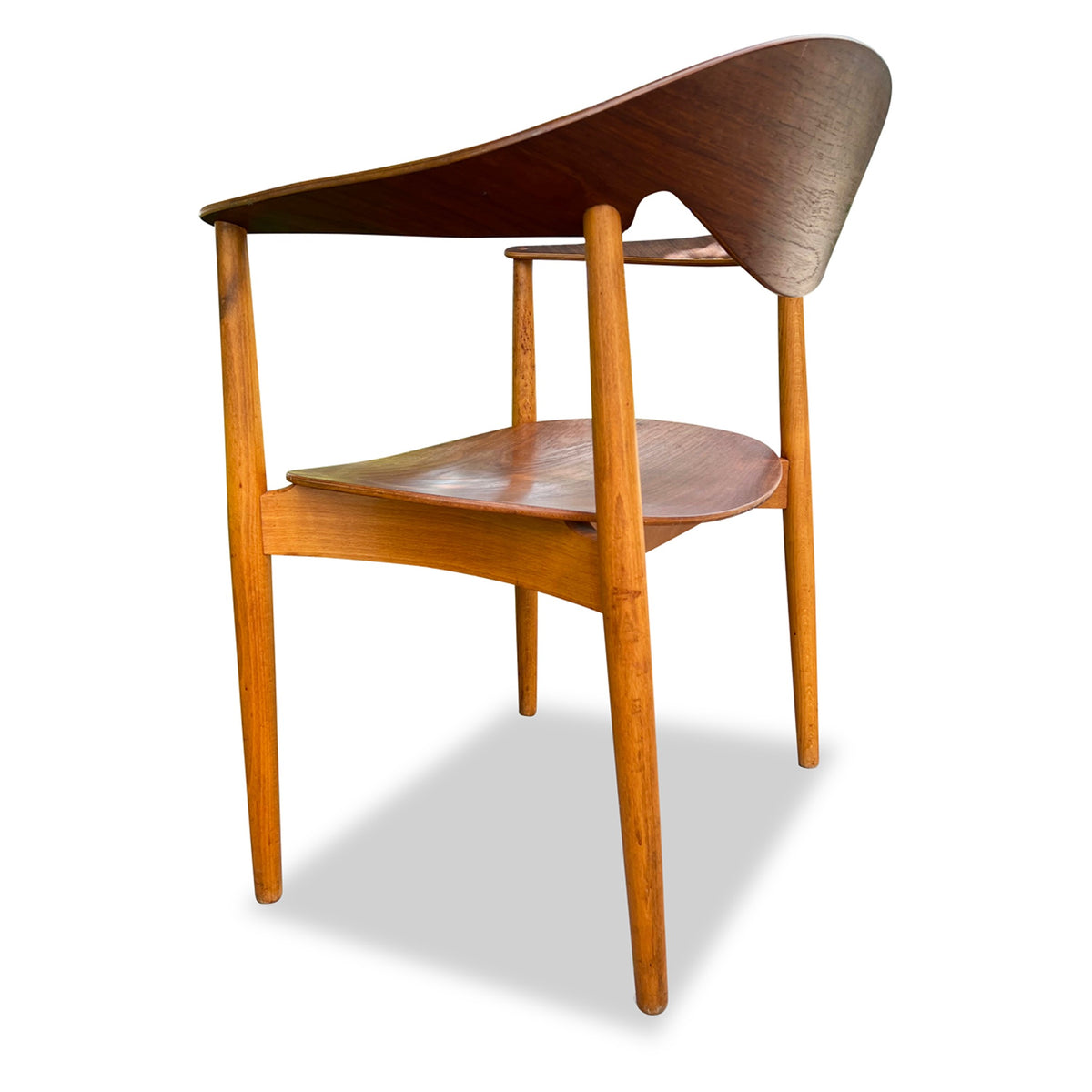 Metropolitan Chair by Ejnar Larsen and Aksel Bender Madsen for Fritz Hansen