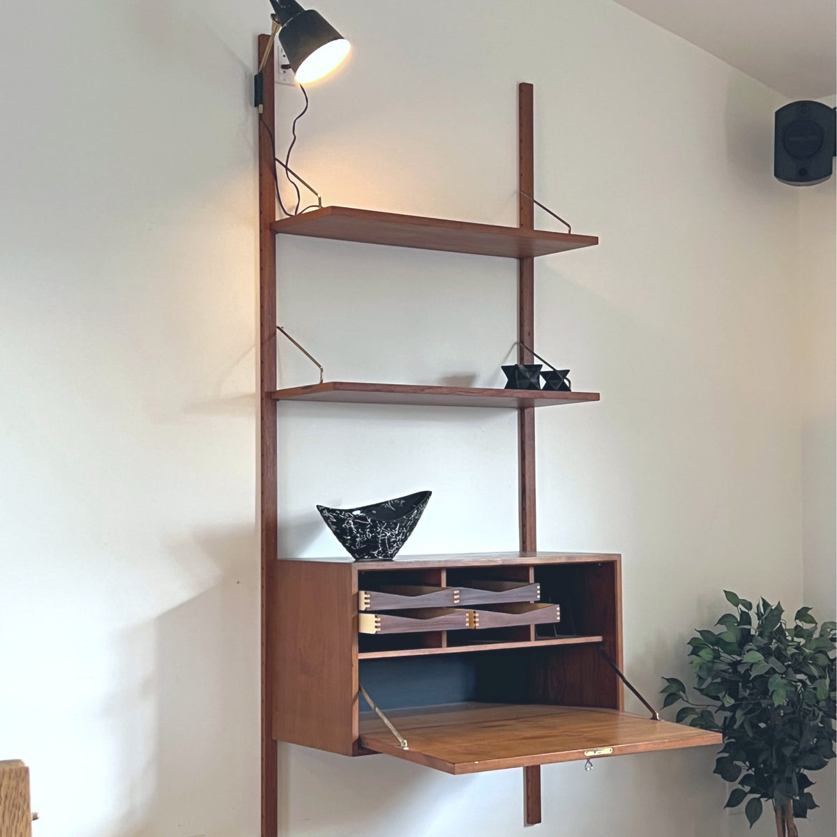 Cado Royal Shelving System