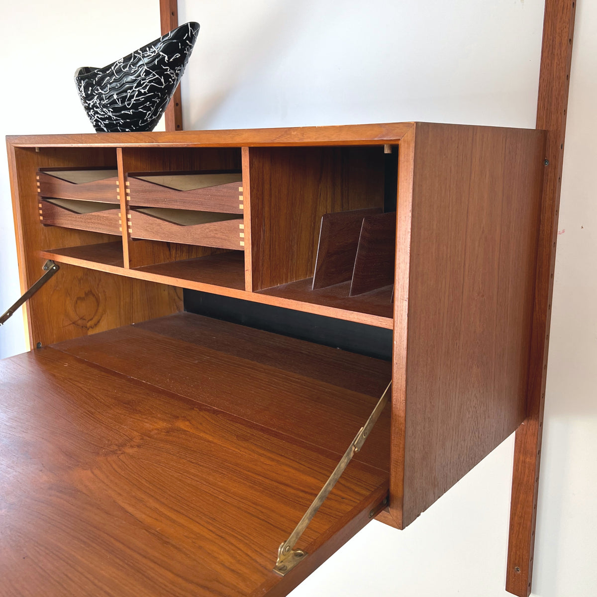 Cado Royal Shelving System