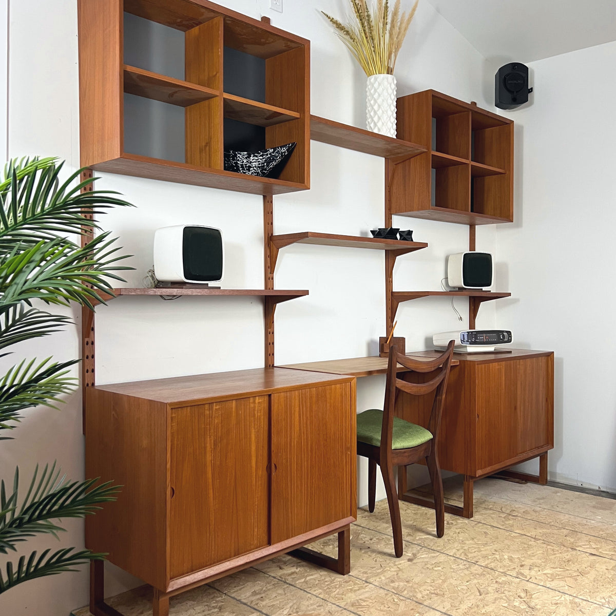 Cado Shelving System
