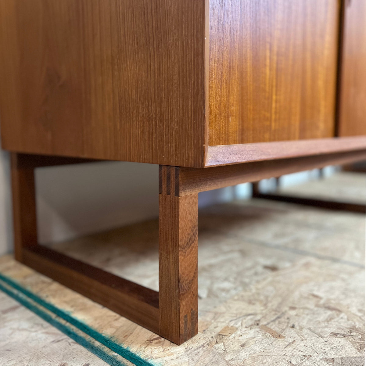 Cado Shelving System