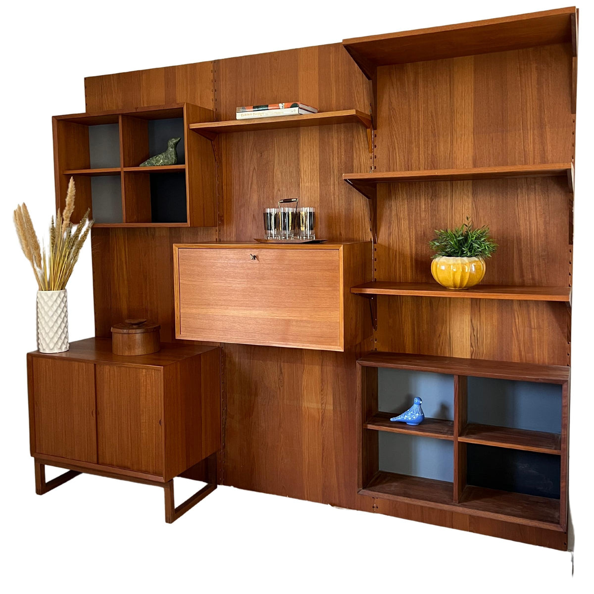 Cado Modular Wall System