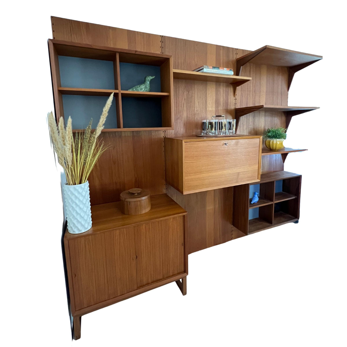 Cado Modular Wall System