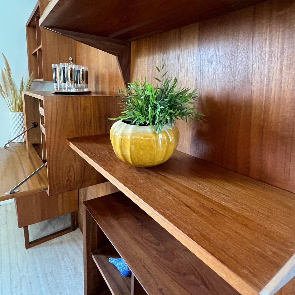 Cado Modular Wall System
