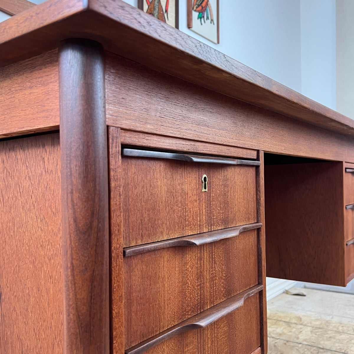 Six on sale drawer desk