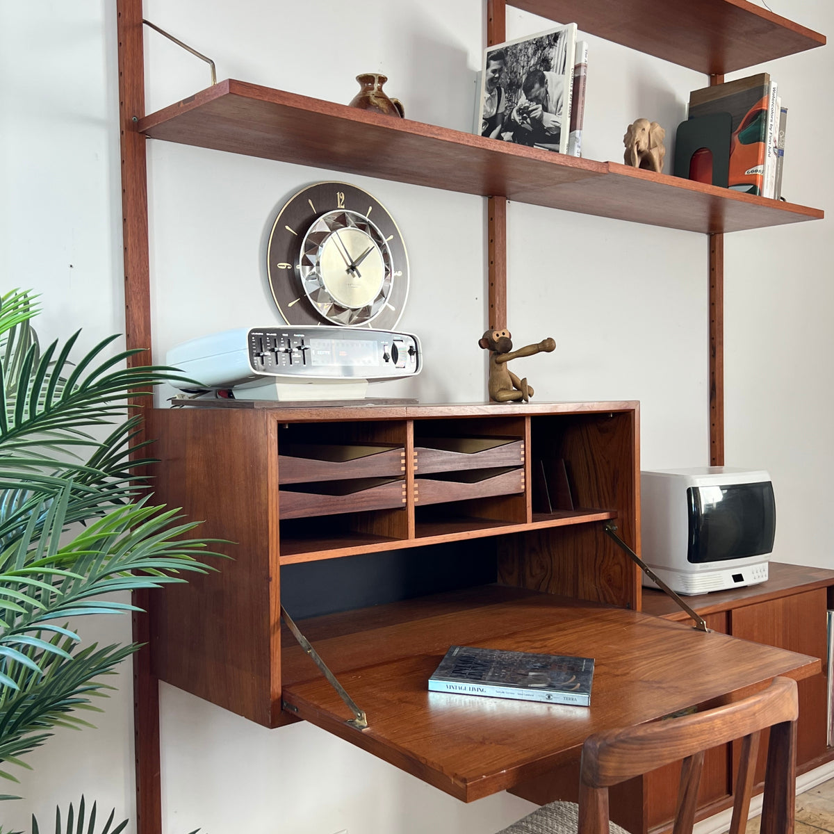 Cado Royal Shelving System