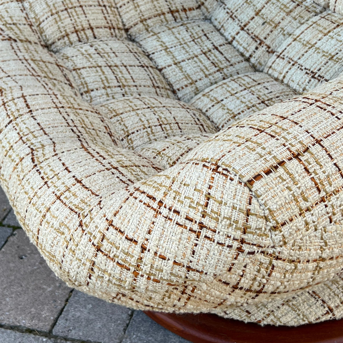 R. Huber Scoop Swivel Chair